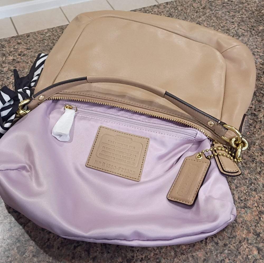 Coach Kirsten tan med leather shoulder bag - Picture 6 of 17